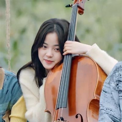 Ouyang Nana Plays the Violin! A Musical Masterpiece or a Cringeworthy Performance?